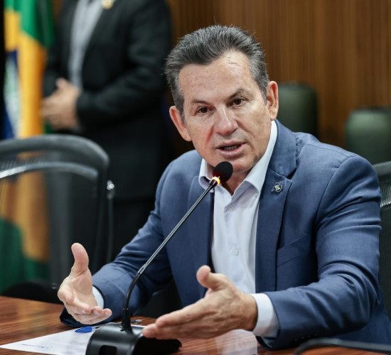 Governador anuncia pagamento do auxílio-fardamento aos policiais e bombeiros