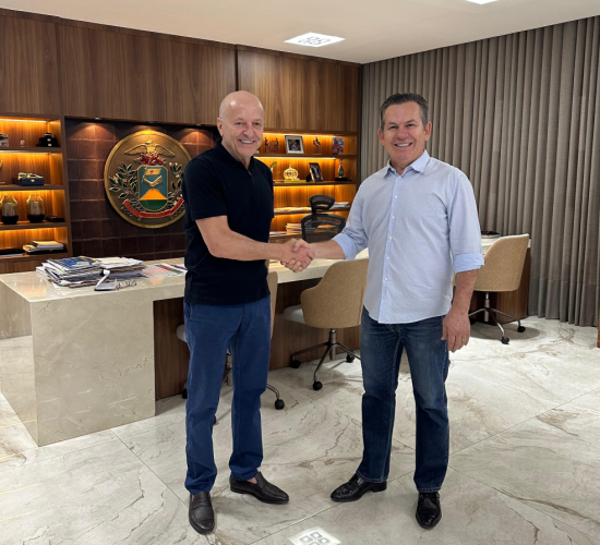 Vice-governador Otaviano Pivetta assume comando do Estado