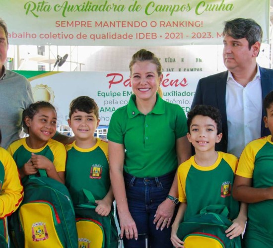 Várzea Grande entregam novos uniformes para alunos da rede municipal