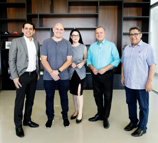 Prefeito, primeira-dama e senador debatem emenda para Casa do Autista