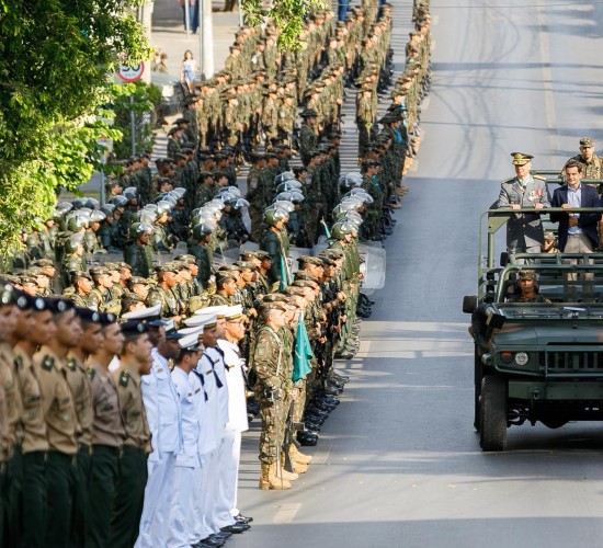 Mais de 8 mil celebram a Independência com desfile cívico-militar em Cuiabá
