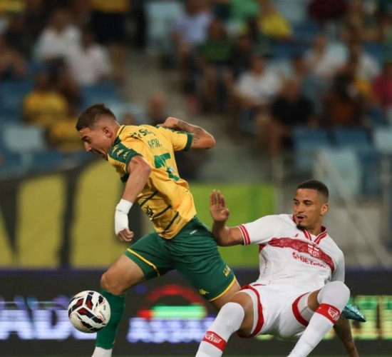 Nos pênalti, Cuiabá vence CRB, encerra jejum e cola no grupo de acesso