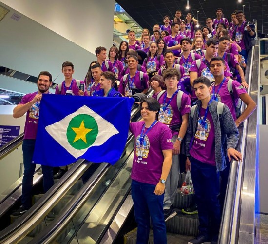 Estudantes e professores vivem contagem regressiva para embarcar rumo ao intercâmbio na Inglaterra