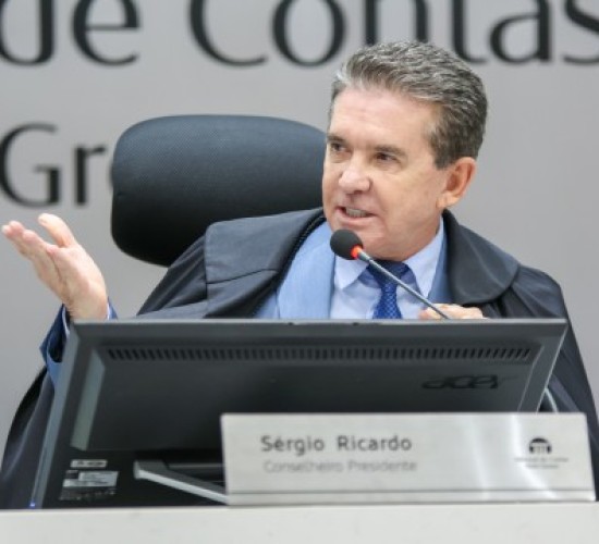 Com equilíbrio fiscal e superávits, contas de Sérgio Ricardo recebem parecer favorável à aprovação