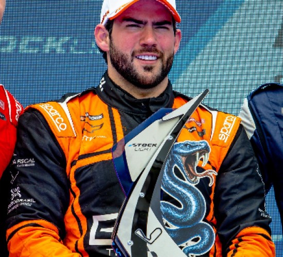 Ernani Kuhn conquista cinco troféus e ganha força na Stock Light
