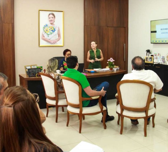 Prefeitura de Várzea Grande esclarece dúvidas dos vereadores sobre fusão de secretarias