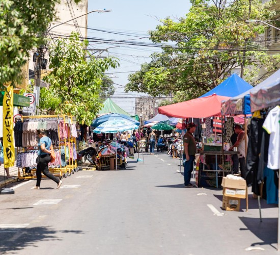 Feira da 13 de Junho agrada público e comerciantes em Cuiabá
