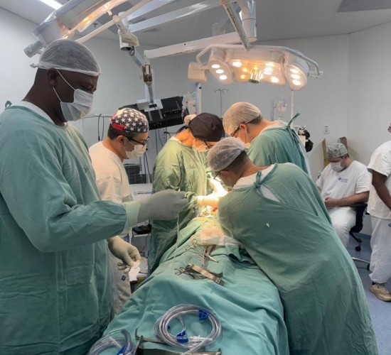 Governo alcança feito inédito e atende todos os pacientes que aguardavam transplante de córnea em MT