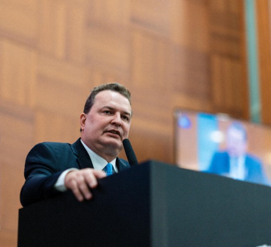 Todo respeito, dignidade e valorização aos idosos