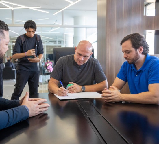 Cuiabá ganha novas leis para celebrar cultura e valorizar o Dia das Mães e dos Pais