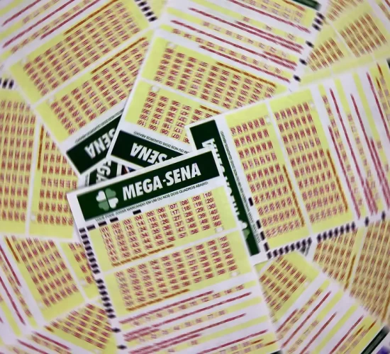 Mega-Sena acumula e prêmio principal vai para R$ 27 milhões