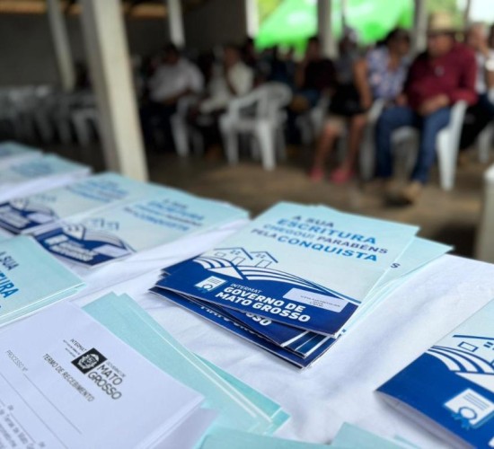 Governo de MT entrega 145 títulos definitivos às famílias do Assentamento Primeiro de Maio