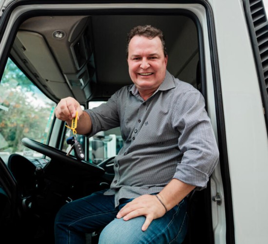 Com indicação do deputado Max, 6 municípios recebem veículos para agricultura familiar