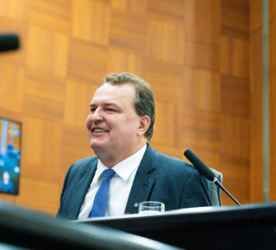 De autoria do deputado Max, Mato Grosso é referência nacional com a lei da linguagem simples