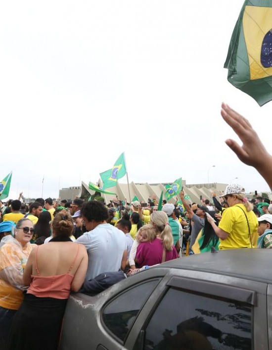 Política MT Moraes solta mais 52 presos por atos golpistas