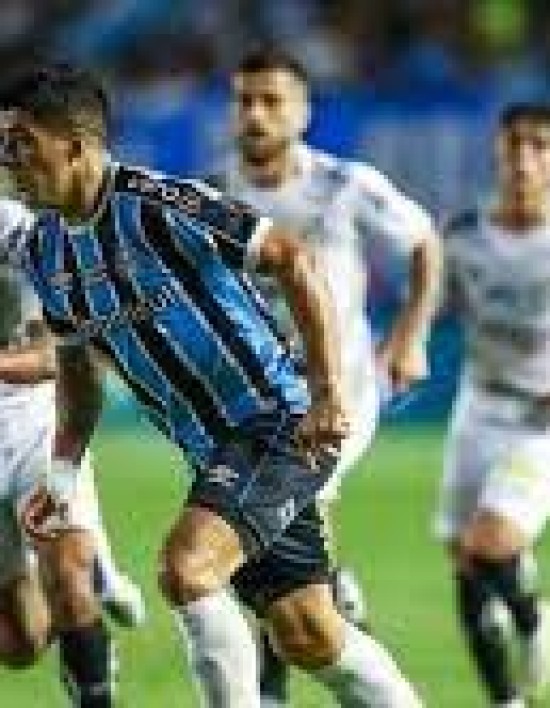 Suárez perde pênalti, mas Grêmio vence o Santos na 1ª rodada do Brasileirão