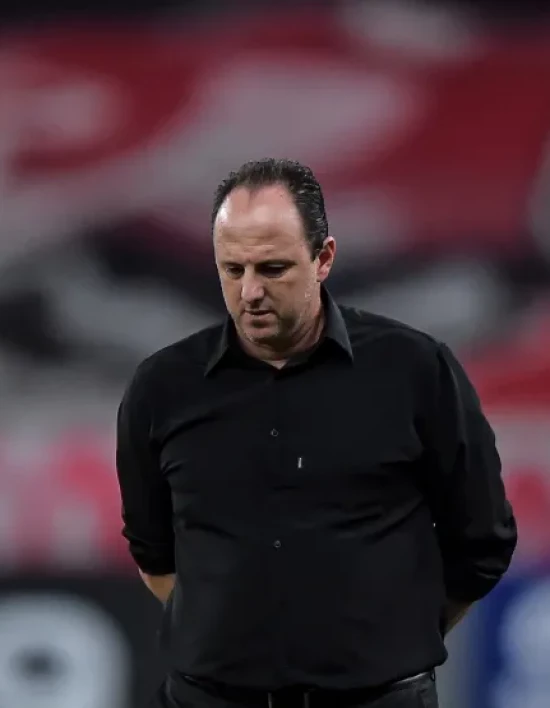 Rogério Ceni é criticado após derrota do Flamengo