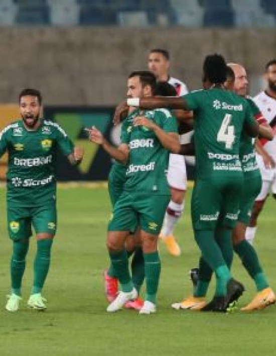 Cuiabá vence a segunda partida e sai da zona do rebaixamento
