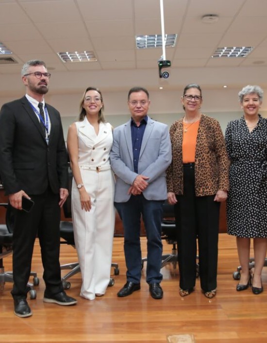 Presidente do TRE-MT visita posto de atendimento na ALMT nesta quinta