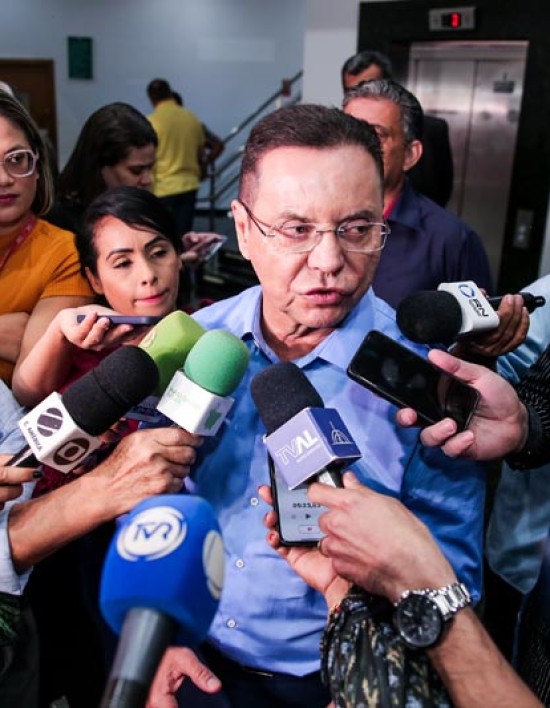 Botelho ressalta apoio do governador após disparar em pesquisa