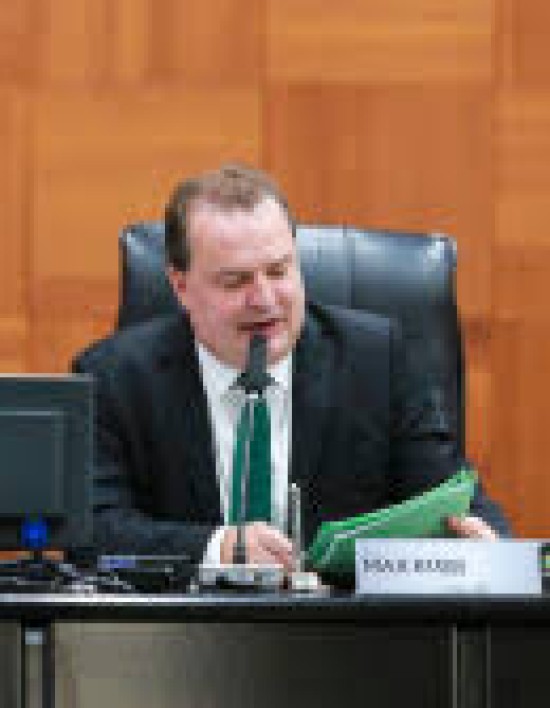 Max Russi garante títulos de regularização fundiária no Jardim Fortaleza