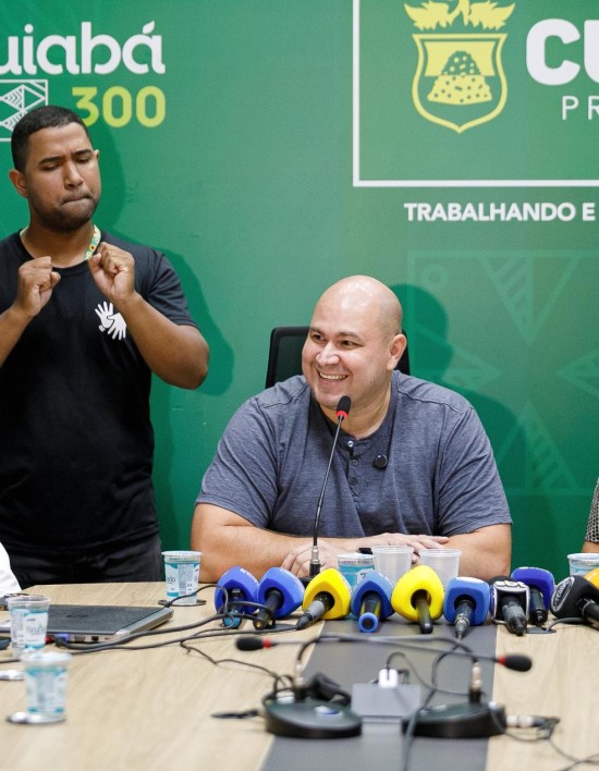 Prefeito anuncia Amauri Monge como novo secretário de Educação