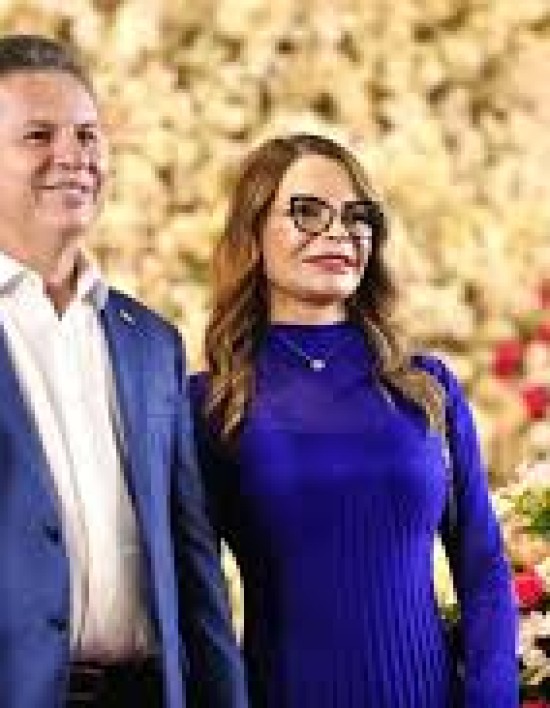 Governador afirma que esposa está preparada para disputar eleição em 2026