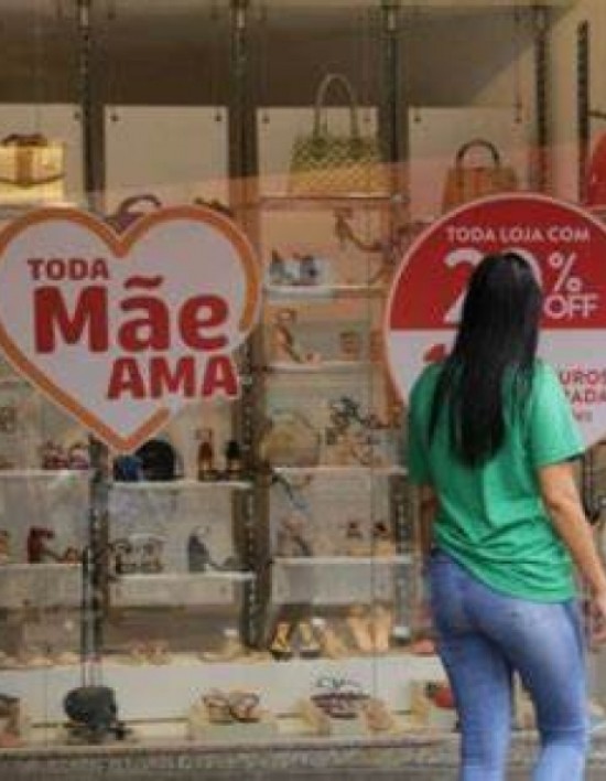 Levantamento feito pela CDL Cuiabá indica que 75% dos cuiabanos comprarão presentes