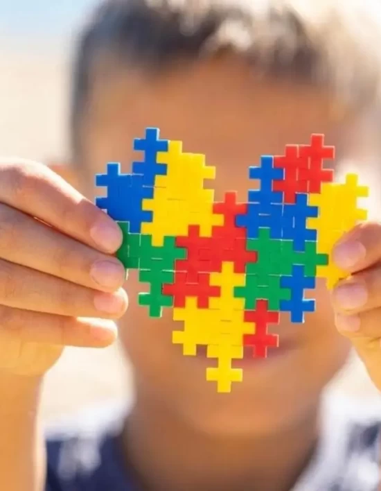 Autismo no Brasil: diagnóstico é mais comum entre homens e crianças, revela IBGE