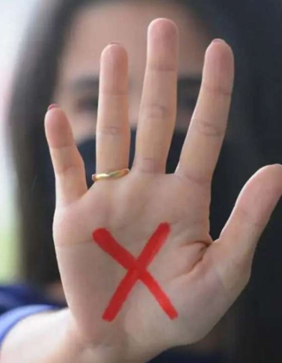 Prefeita Fávia Moretti proíbe pedófilos e agressores de mulheres assumirem cargos