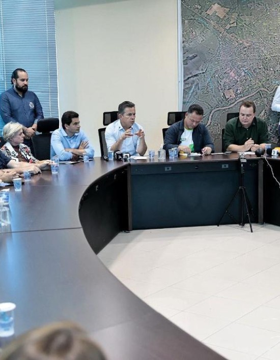 Governador cita investimento de R$ 1,2 bilhão e anuncia novas obras