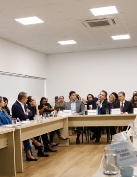 Sérgio Ricardo propõe corte em descontos abusivos e exclusão de operadoras irregulares