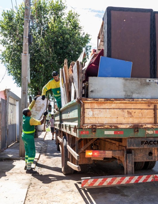 Operação Cata-treco atende 18 bairros de Cuiabá nesta semana
