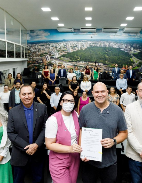 Prefeito Abilio Brunini sanciona lei e debate fissuras palatinas em audiência pública na Câmara