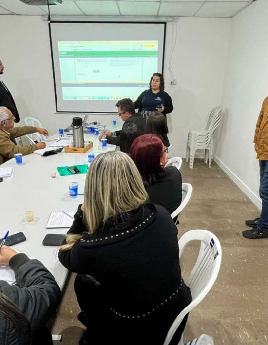 Gerentes das UBS recebem capacitação sobre acompanhamento de exames laboratoriais em Várzea Grande