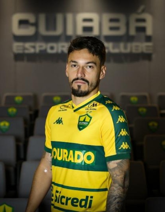 Cuiabá oficializa contratação de meio-campista que atuava na Arábia