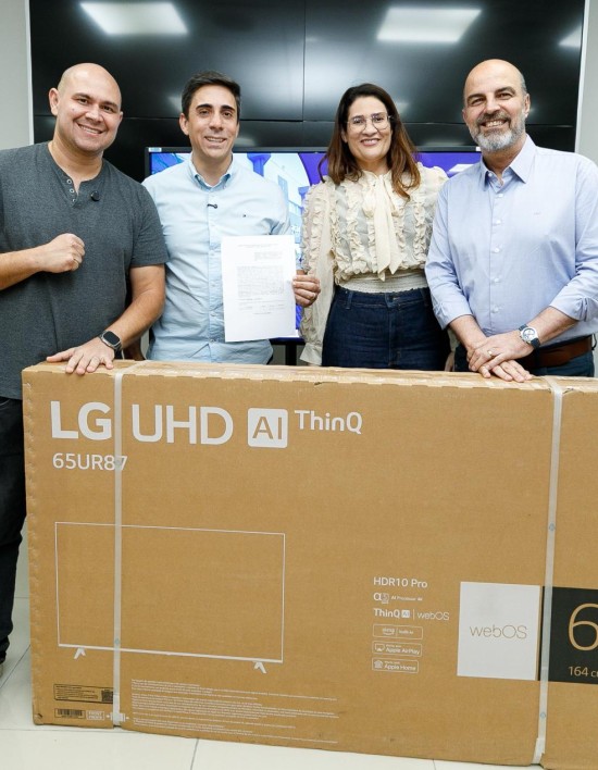 Estado e Prefeitura de Cuiabá entregam 80 Smart TVs para escolas municipais
