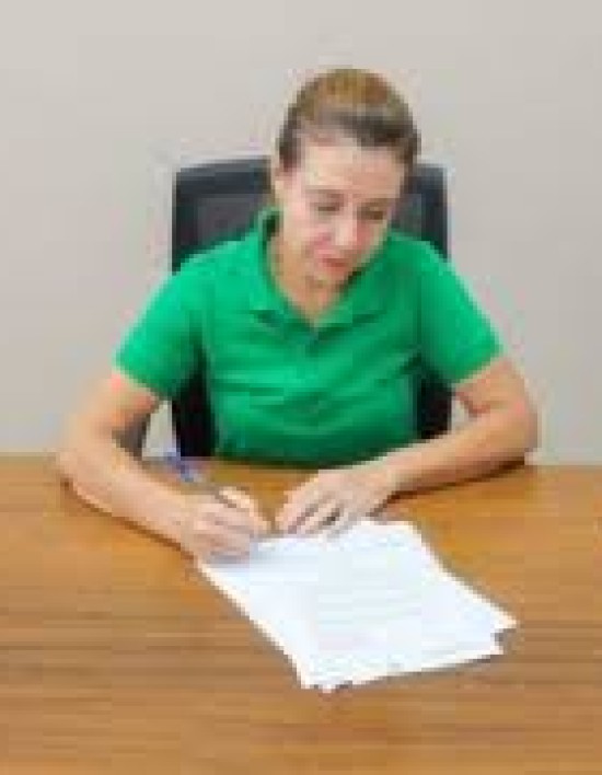 Várzea Grande entrega 444 títulos de propriedade aos moradores do 8 de Março