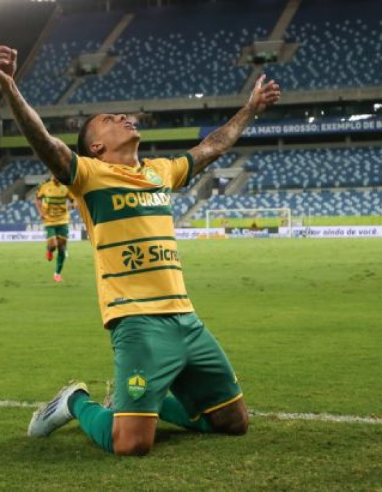 Cuiabá vence o Amazonas e volta ao G4 da Série B