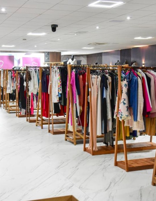 Bazar Vem Ser Mais Solidário segue até esta quarta-feira (6); valor será revertido ao enfrentamento à violência contra mulher