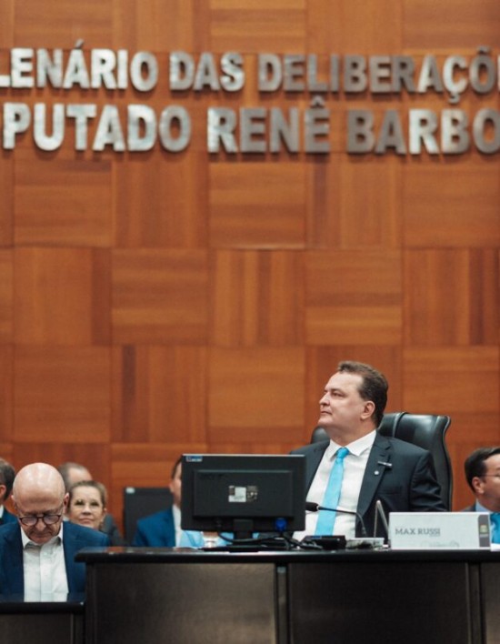 Max Russi marca os 190 anos da ALMT com discurso de responsabilidade