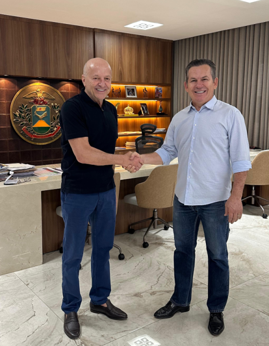 Vice-governador Otaviano Pivetta assume comando do Estado