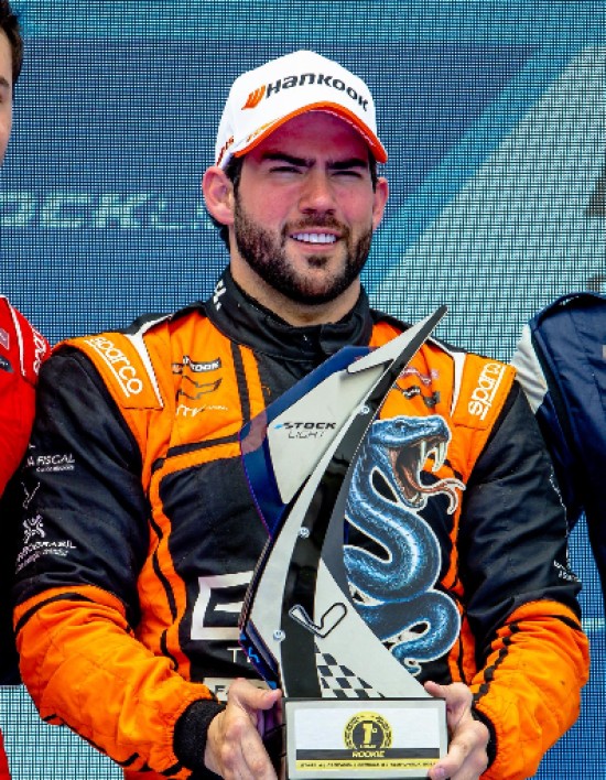 Ernani Kuhn conquista cinco troféus e ganha força na Stock Light