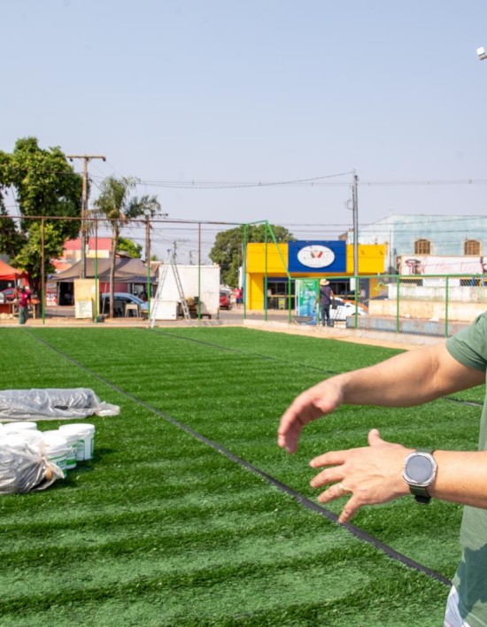 Secretário de Esportes realiza visita técnica em obras do espaço esportivo do Pedra 90