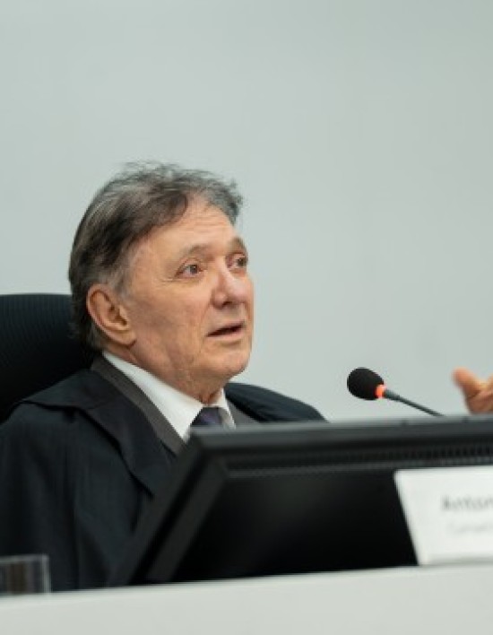 TCE-MT esclarece competência de prefeituras em custeio de curso de condutor escolar