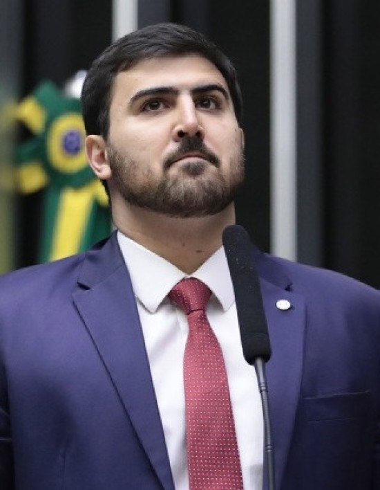 Emanuelzinho vota contra a PEC da Blindagem em Brasília