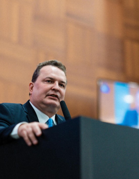 Todo respeito, dignidade e valorização aos idosos