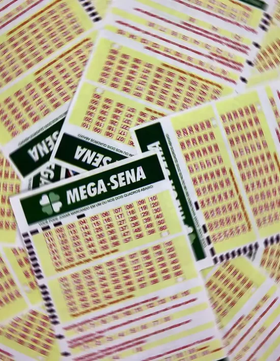 Mega-Sena acumula e prêmio principal vai para R$ 27 milhões