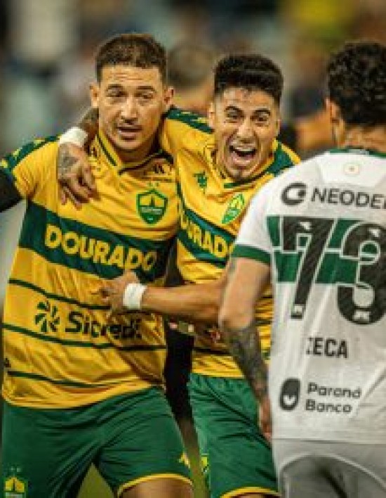 Cuiabá vence o Coritiba na Arena Pantanal e mantém sonho do acesso