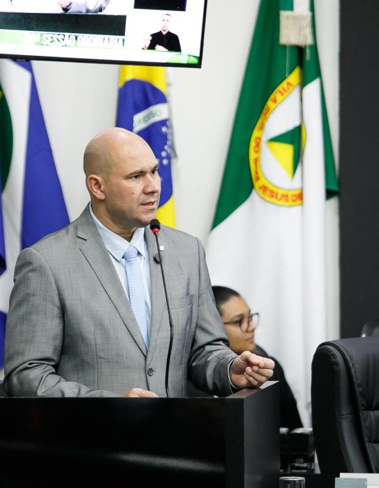 Prefeito buscará financiamento dos Emirados Árabes para 6 novos viadutos em Cuiabá